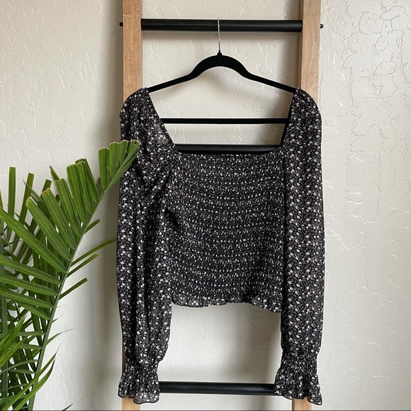 NWT Blush BJ Floral Smocked Boho Flowy Sleeve Crop Top Blouse - Picture 7 of 9